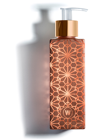 Tecnologia que permite gravar artes e estampas precisas em superfícies que foram aplicadas pintura ou metalização.
O resultado traz transparência e jogo de luz para a embalagem.